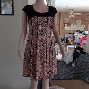 Elegant Black and Pink Patterned Dress